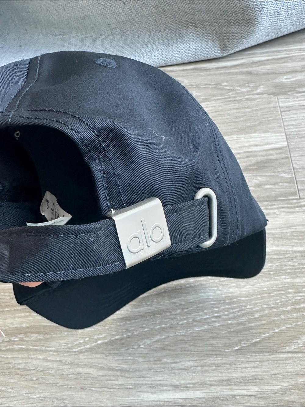 ALO Yoga Black Cotton Baseball Cap with Subtle Logo Trim - Picture 3 of 6